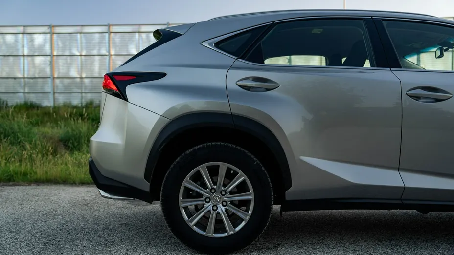 LEXUS NX -