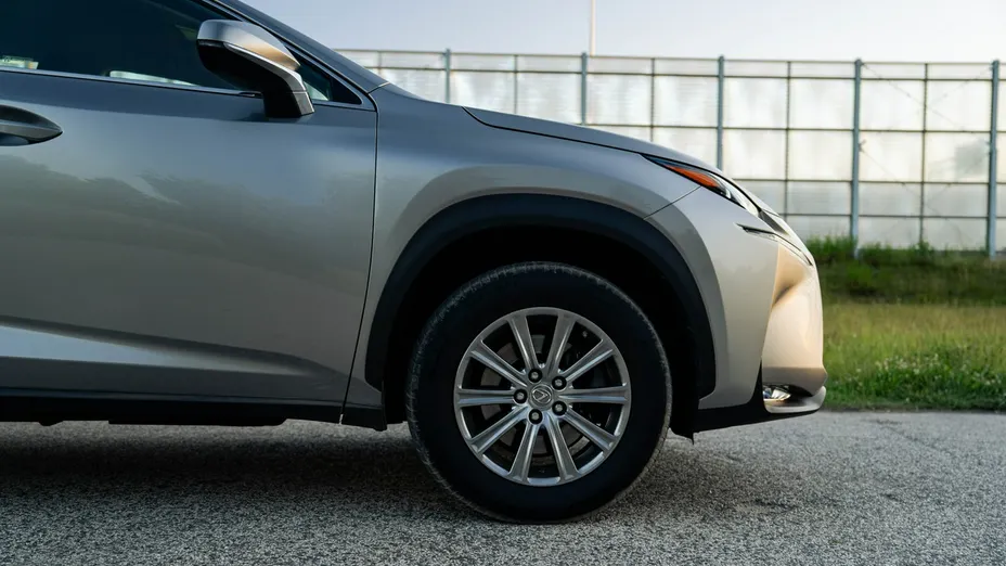 LEXUS NX -
