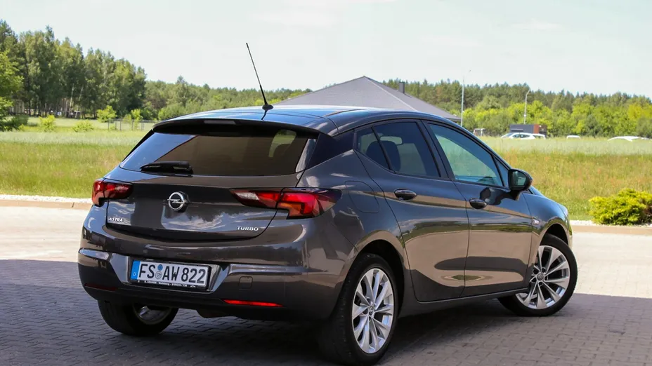 OPEL Astra -
