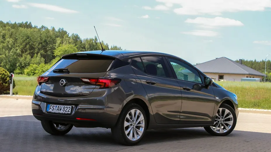OPEL Astra -