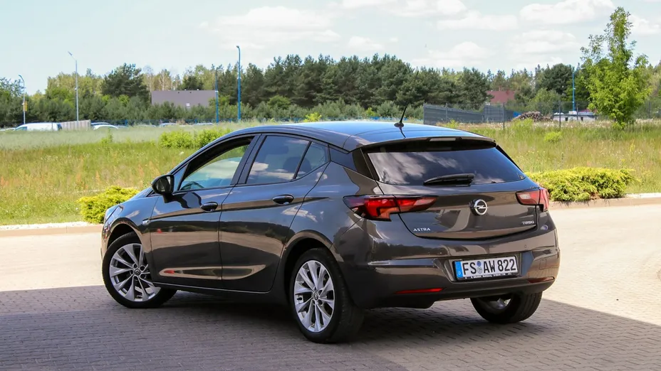 OPEL Astra -