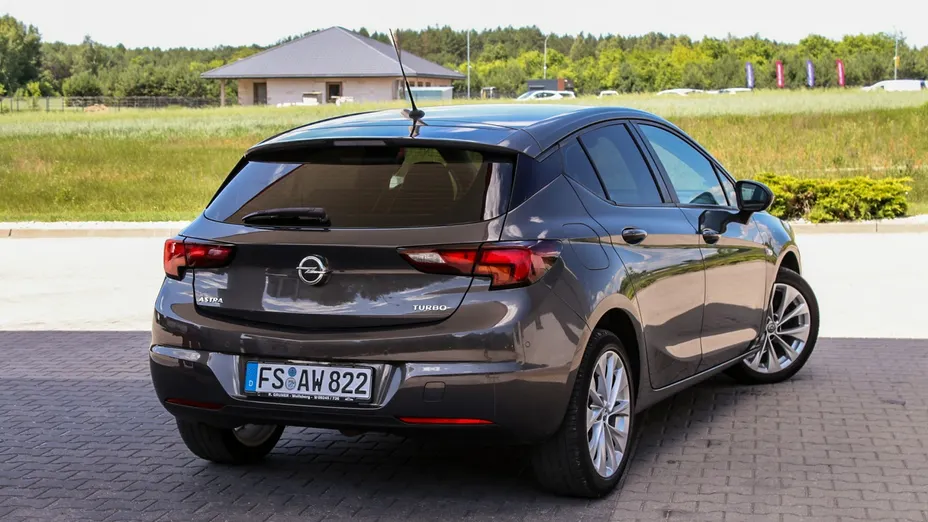 OPEL Astra -
