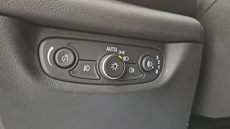 OPEL Insignia -