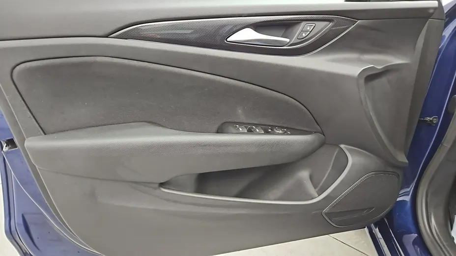 OPEL Insignia -