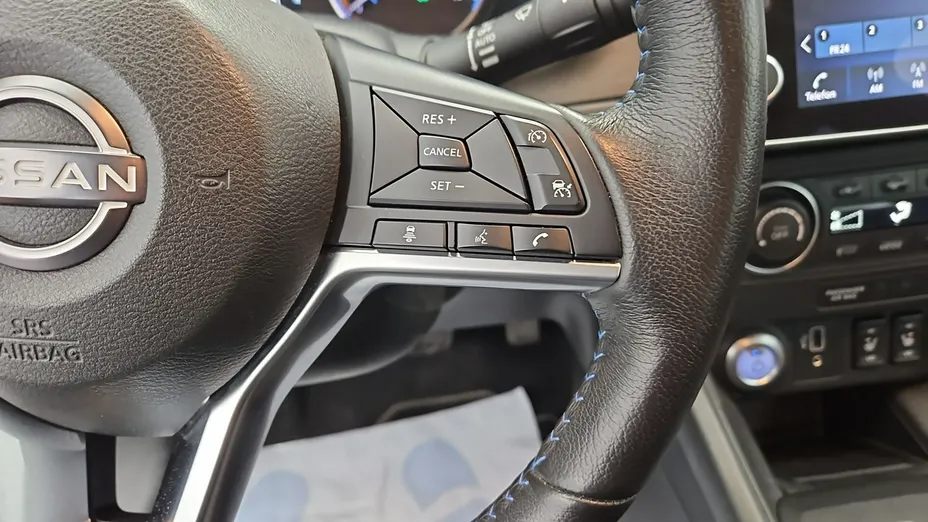 NISSAN Leaf -