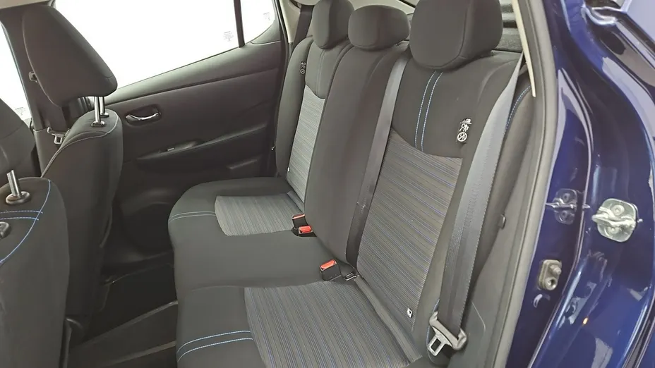 NISSAN Leaf -