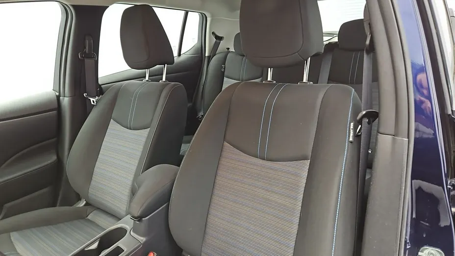 NISSAN Leaf -
