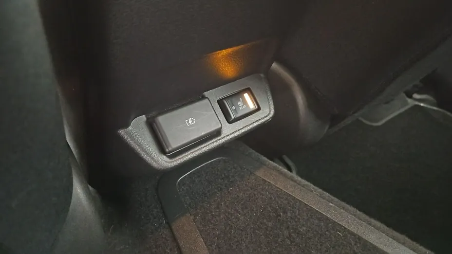 NISSAN Leaf -