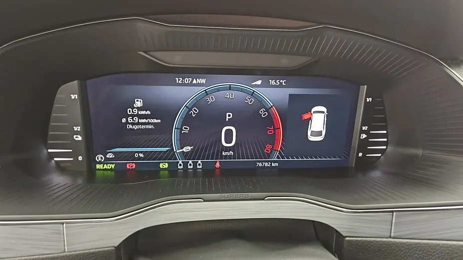 SKODA Superb -