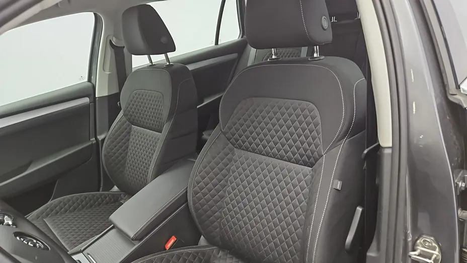 SKODA Superb -