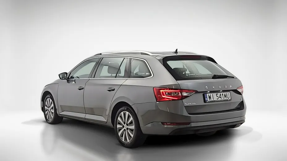 SKODA Superb -