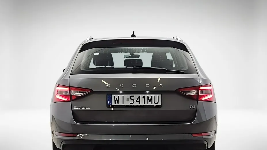 SKODA Superb -