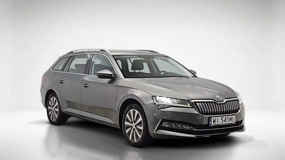 SKODA Superb -