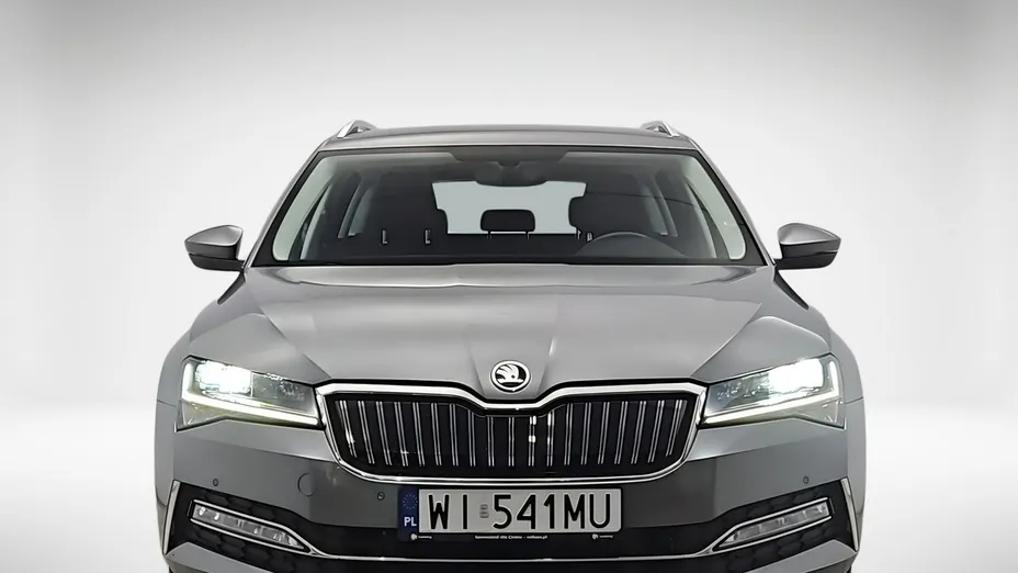 SKODA Superb -