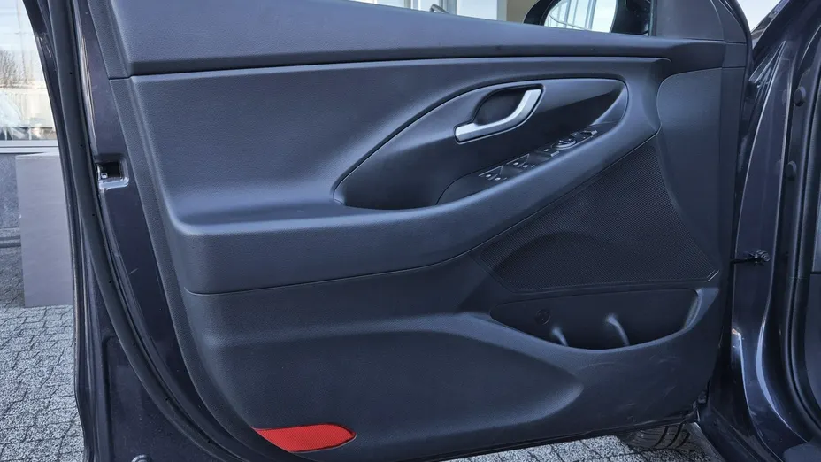 HYUNDAI i30 -