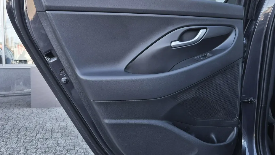 HYUNDAI i30 -
