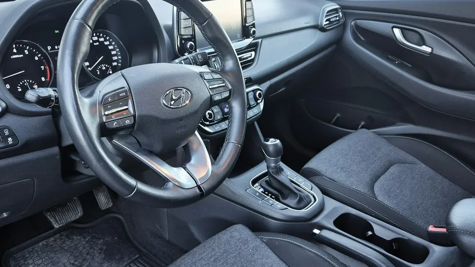 HYUNDAI i30 -