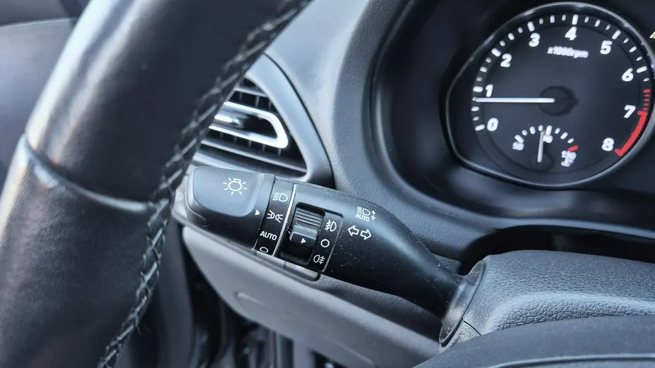 HYUNDAI i30 -