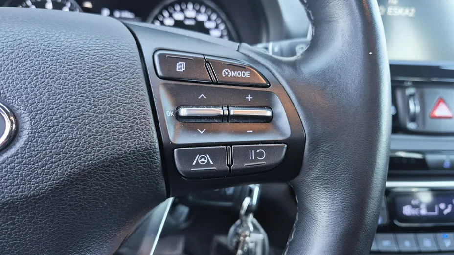 HYUNDAI i30 -