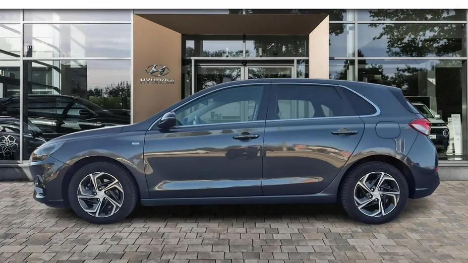 HYUNDAI i30 -