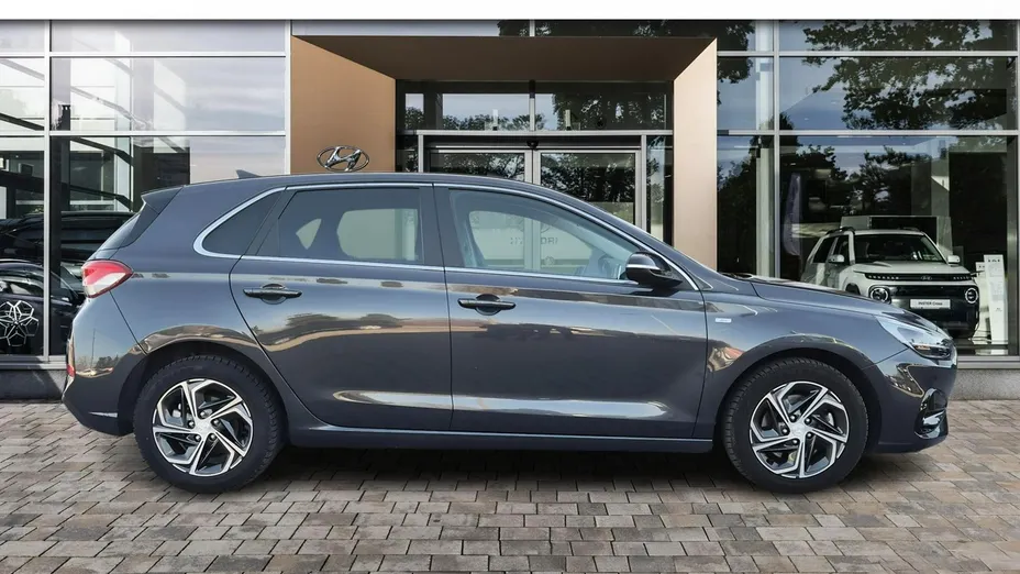 HYUNDAI i30 -