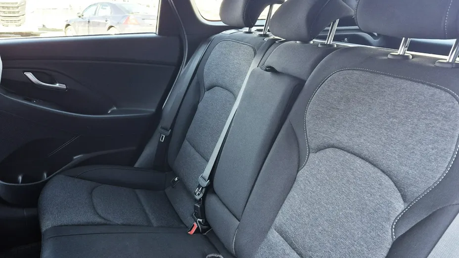 HYUNDAI i30 -