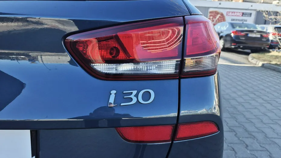 HYUNDAI i30 -