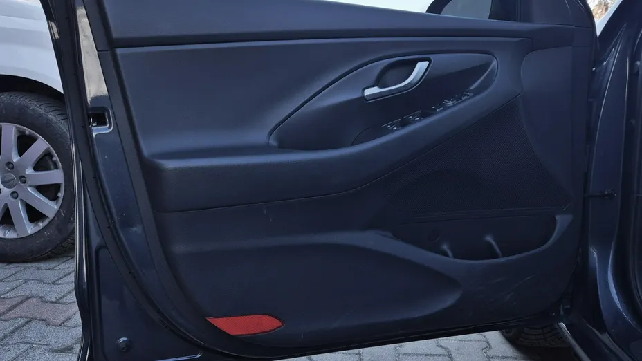 HYUNDAI i30 -