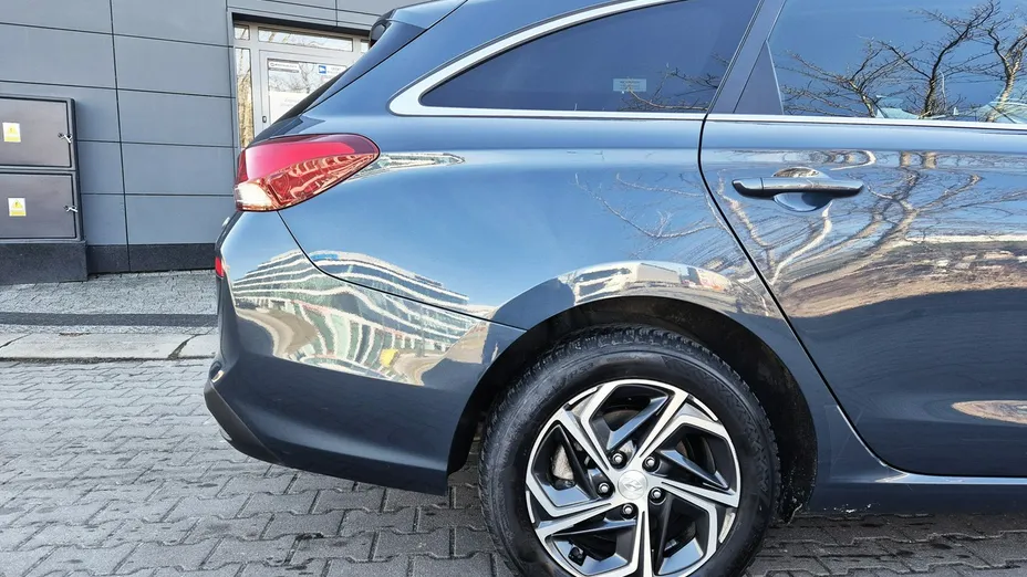HYUNDAI i30 -