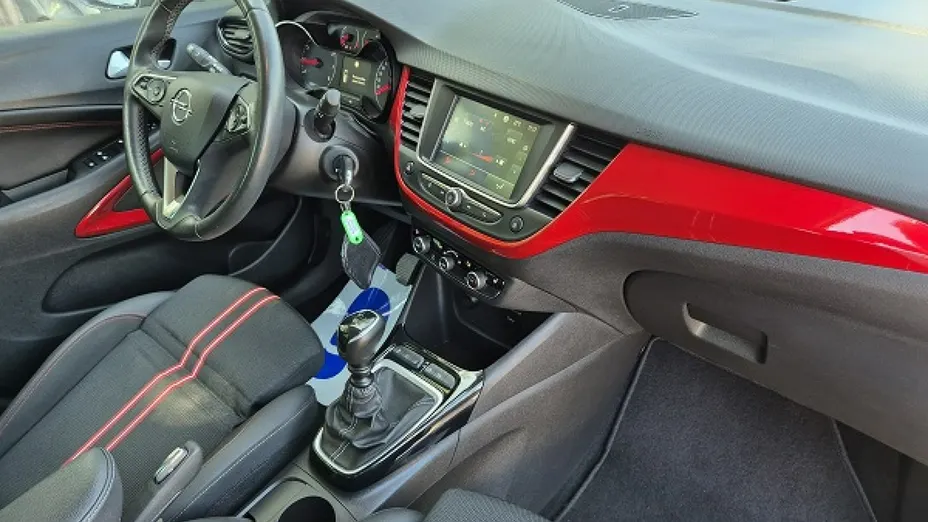 OPEL Crossland X -
