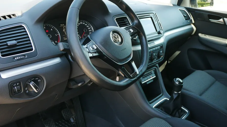 VOLKSWAGEN Sharan -