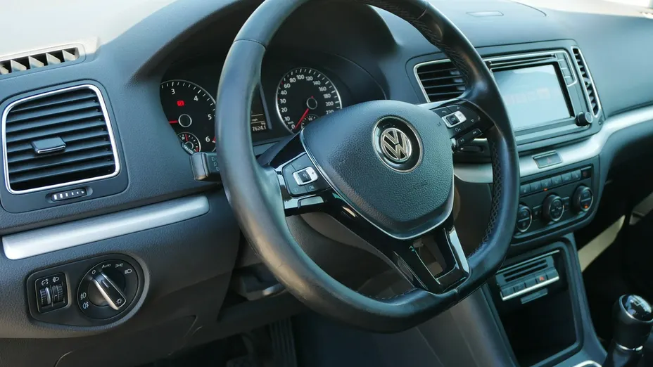 VOLKSWAGEN Sharan -
