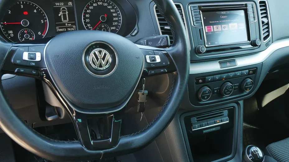 VOLKSWAGEN Sharan -