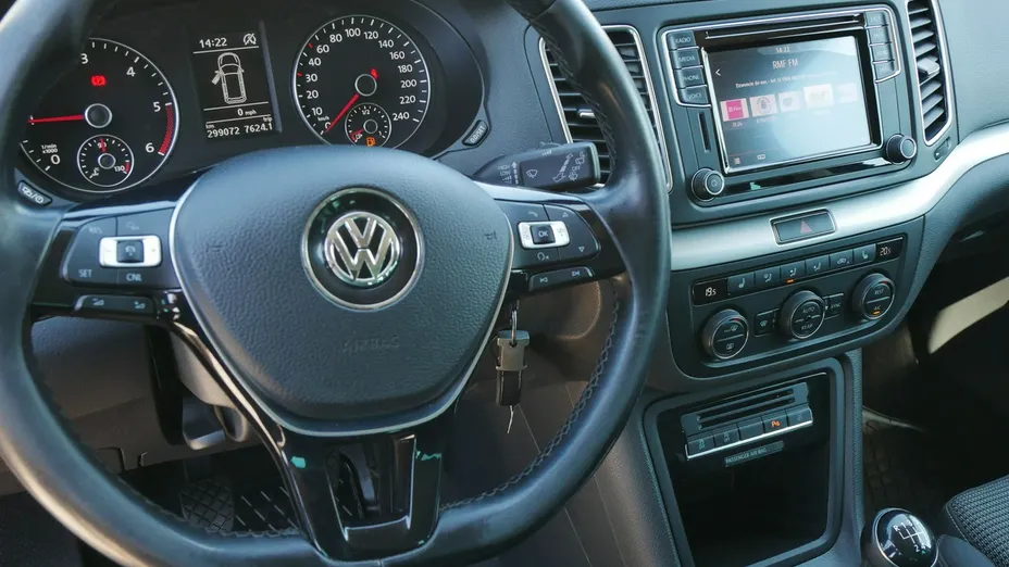 VOLKSWAGEN Sharan -