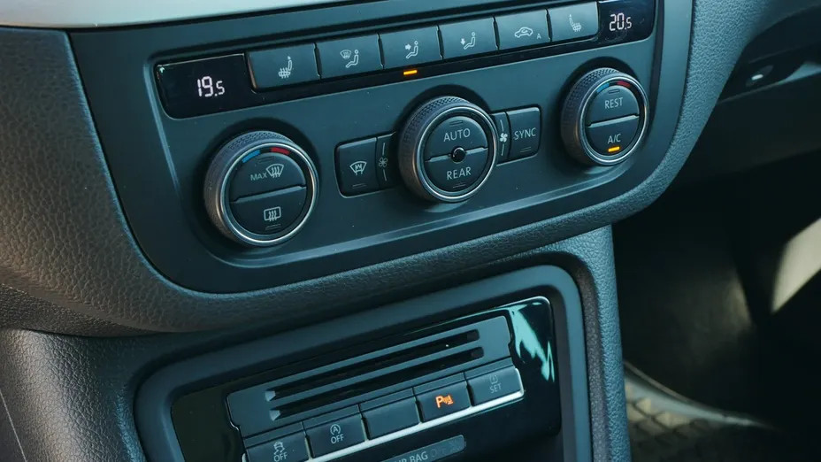 VOLKSWAGEN Sharan -