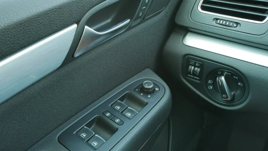 VOLKSWAGEN Sharan -