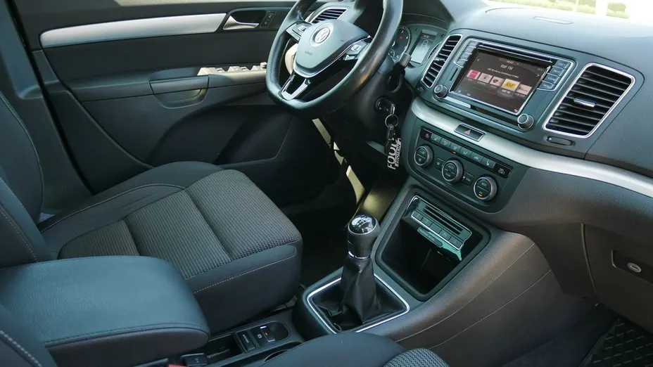 VOLKSWAGEN Sharan -