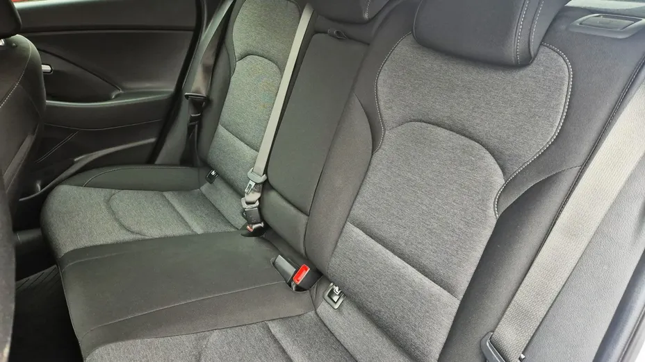 HYUNDAI i30 -