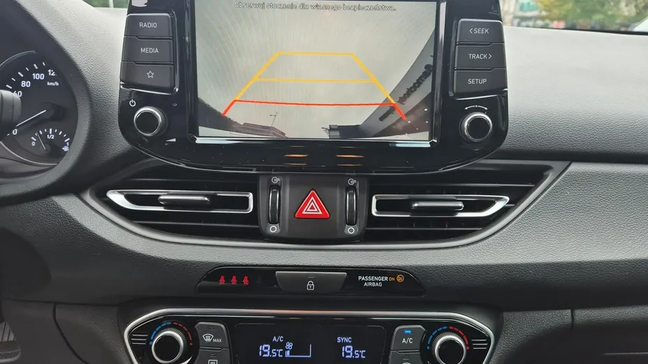 HYUNDAI i30 -