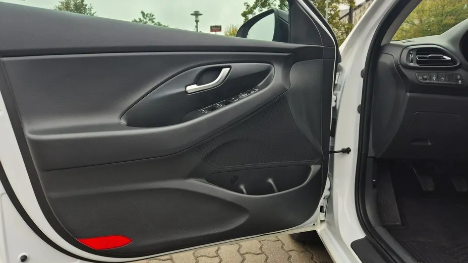 HYUNDAI i30 -