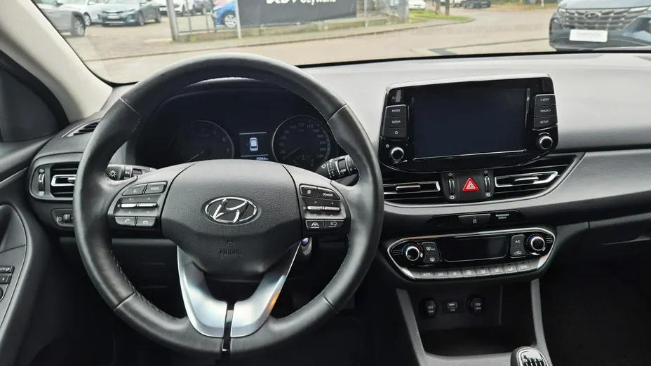 HYUNDAI i30 -