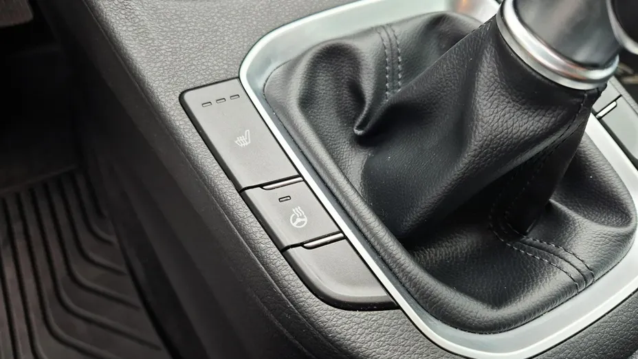 HYUNDAI i30 -