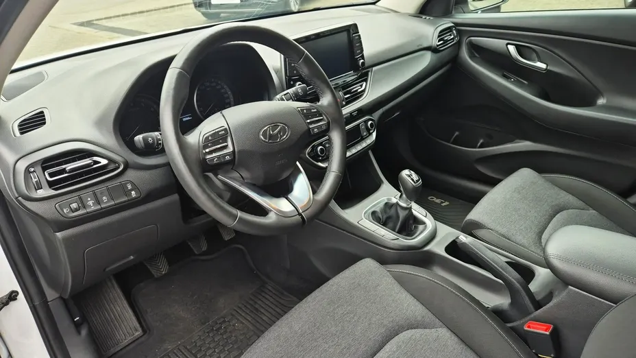 HYUNDAI i30 -