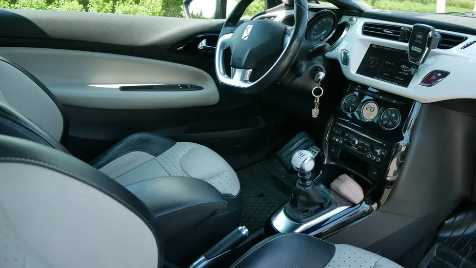CITROEN DS3 -