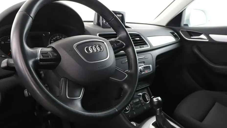 AUDI Q3 -