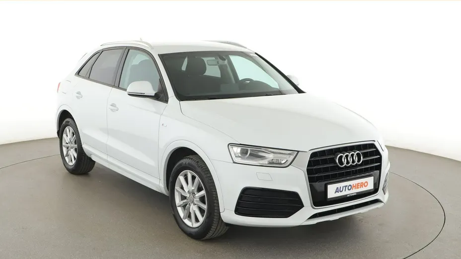 AUDI Q3 -