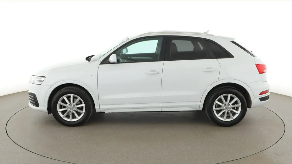 AUDI Q3 -