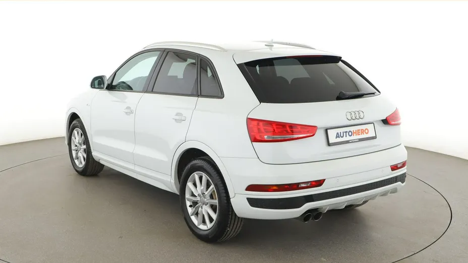 AUDI Q3 -