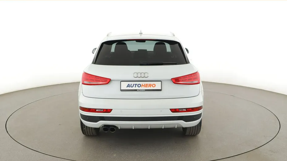 AUDI Q3 -