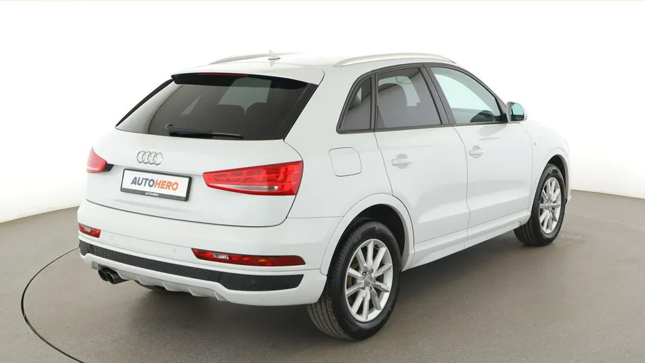 AUDI Q3 -